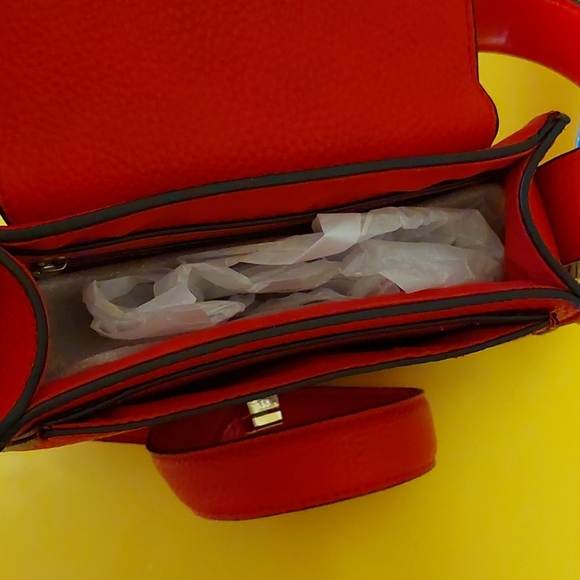 Steve Madden Crossbody, red and sliver - Picture 3 of 6